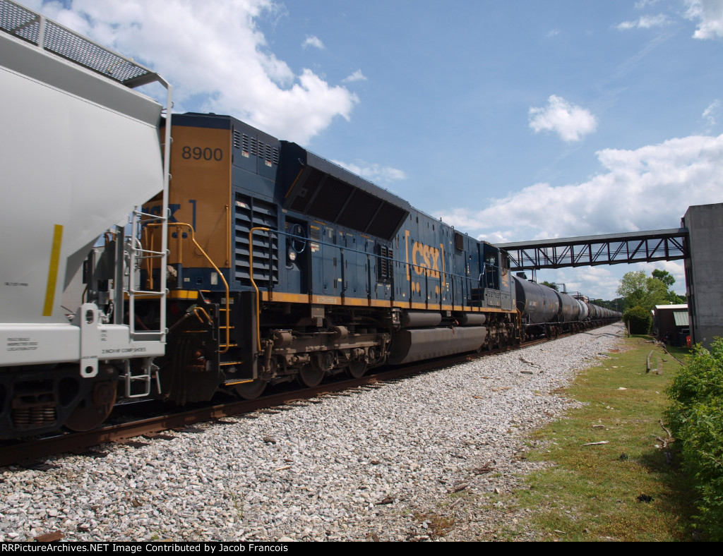 CSX 8900